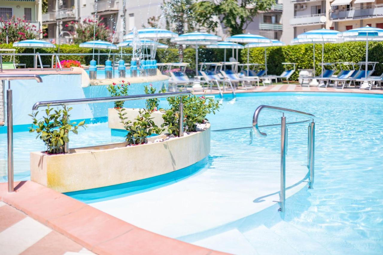 Hotel Smeraldo Cesenatico Dış mekan fotoğraf