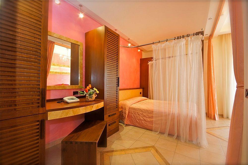 Hotel Smeraldo Cesenatico Dış mekan fotoğraf