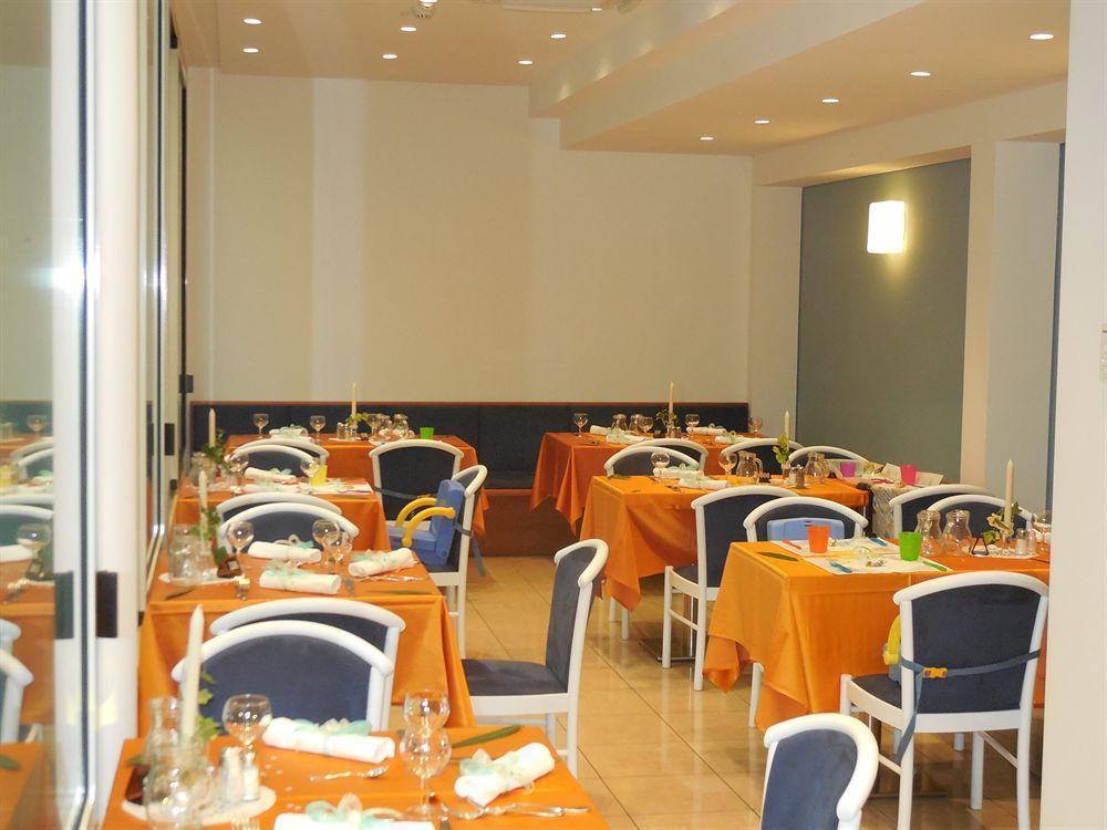 Hotel Smeraldo Cesenatico Dış mekan fotoğraf