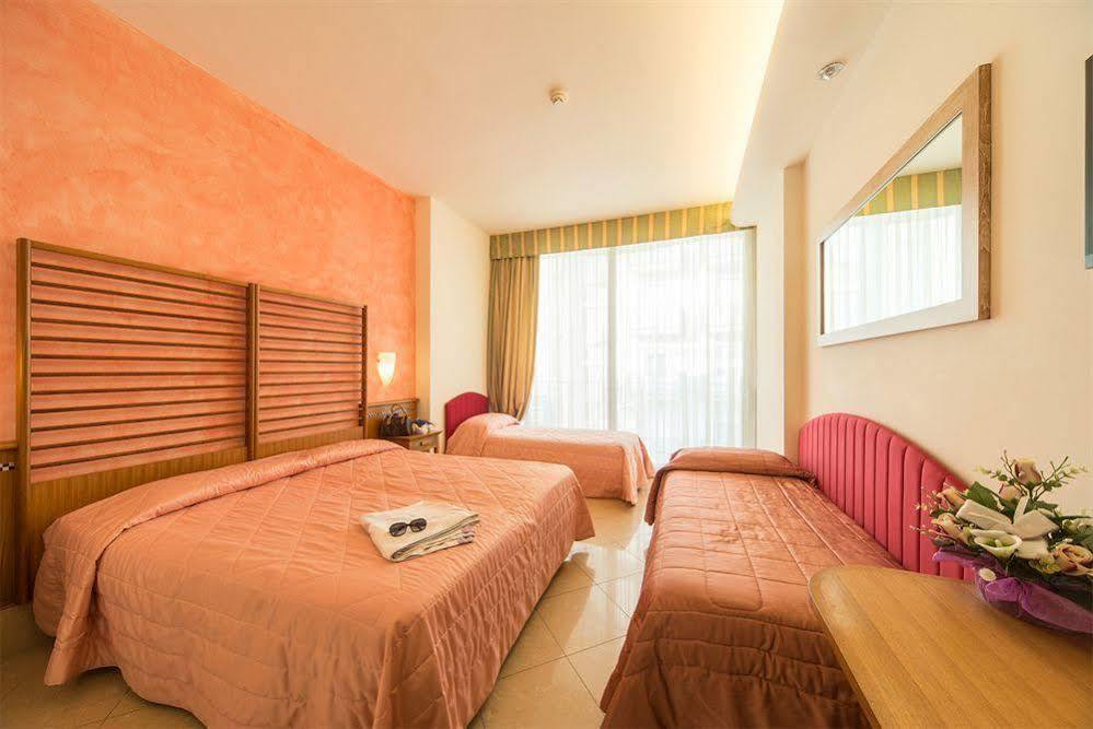 Hotel Smeraldo Cesenatico Dış mekan fotoğraf